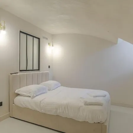 Superbe Duplex Avec Parking, Tour-de-salvagny Apartment *